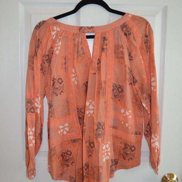 Lace Detail Print Top - Picture 3 of 3